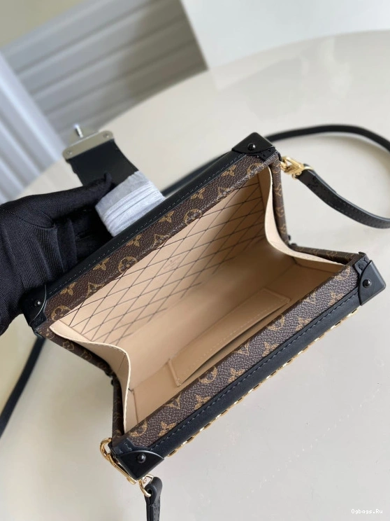 LOUIS MALLE VUITTON PETITE 0123
